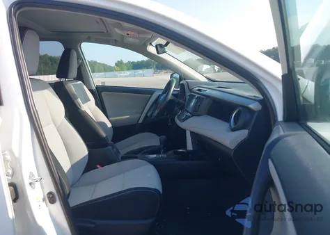 2016 Toyota Rav4 Xle z USA, uszkodzony, nr VIN 2T3RFREV6GW439515